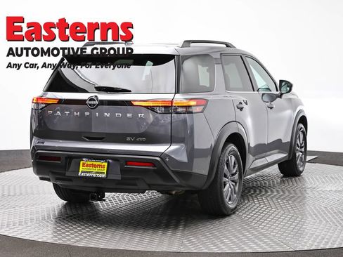 Used 2022 Nissan Pathfinder SV AWD/4WD image 5