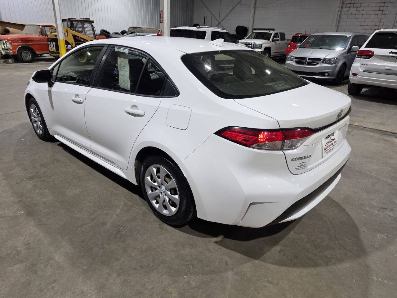 Used 2020 Toyota Corolla LE FWD image 8