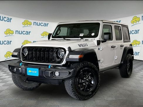 Used 2024 Jeep Wrangler Unlimited AWD/4WD image 3