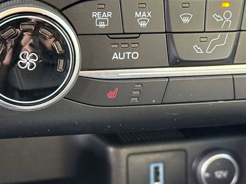 Used 2020 Ford Escape SE image 28