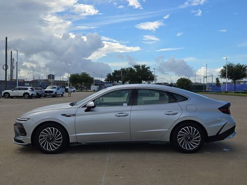 Used 2025 Hyundai Sonata SEL FWD image 7