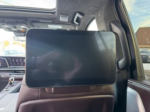 Used 2024 Cadillac Escalade V w/ LPO, ONYX Package image 39