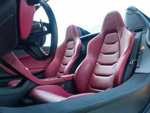 Used 2016 McLaren 650S Spider RWD image 7