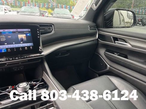 Used 2024 Jeep Wagoneer Series II w/ Convenience Group I AWD/4WD image 17
