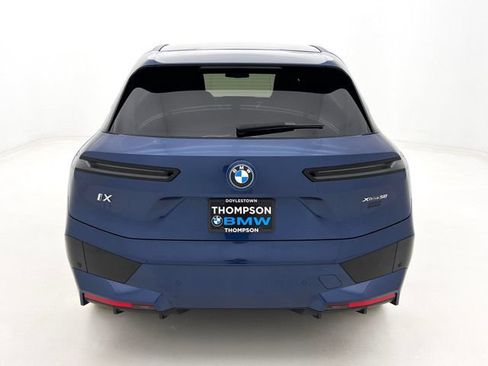 Used 2024 BMW iX xDrive50 w/ Premium Package AWD/4WD image 8