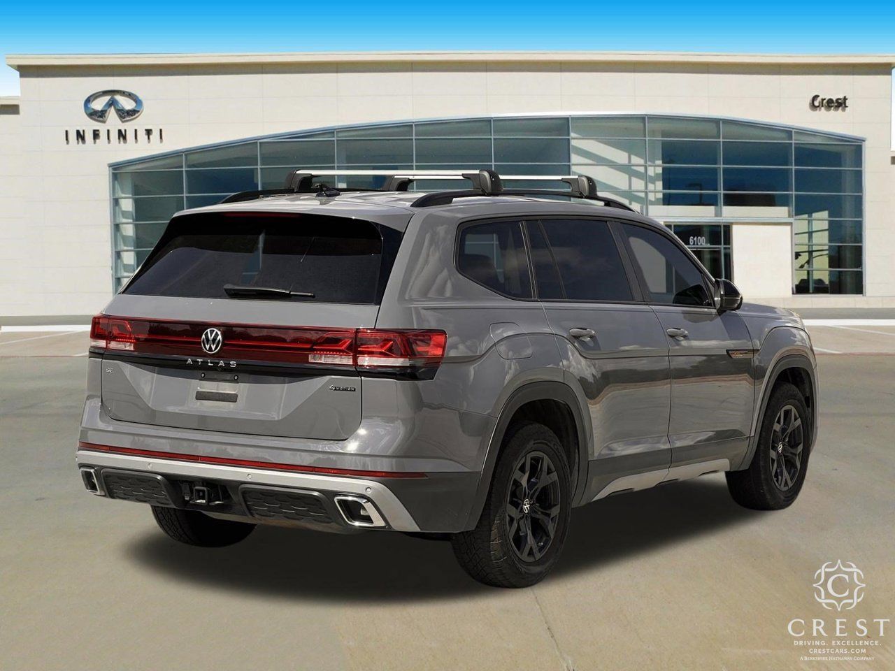 Used 2025 Volkswagen Atlas Peak Edition SE AWD/4WD image 3