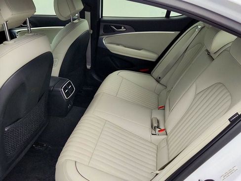 Used 2024 Genesis G70 2.5T w/ Sport Prestige Package image 21