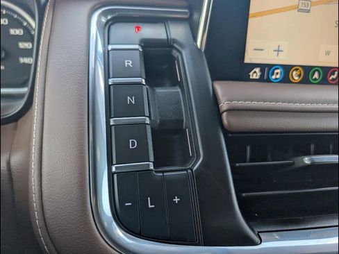 Used 2021 Chevrolet Tahoe High Country w/ Premium Package RWD image 17