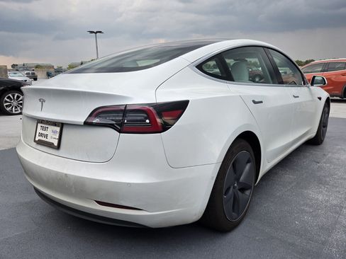 Used 2020 Tesla Model 3 Standard Range Plus RWD image 5