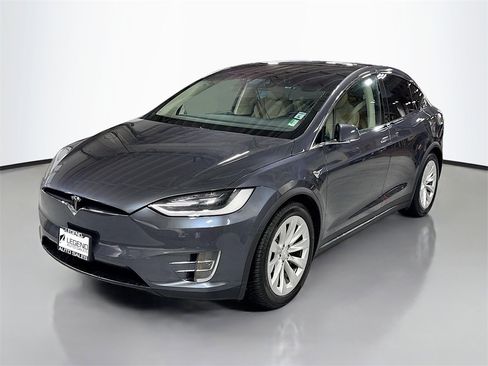 Used 2017 Tesla Model X 90D image 1