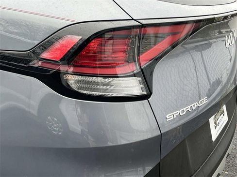 Used 2023 Kia Sportage EX image 8