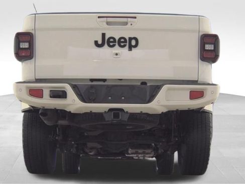 Used 2021 Jeep Gladiator Overland AWD/4WD image 5