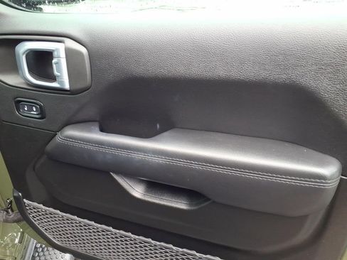 Used 2021 Jeep Wrangler Unlimited Sahara AWD/4WD image 22