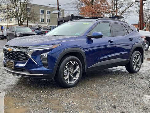 Used 2024 Chevrolet Trax LT image 3