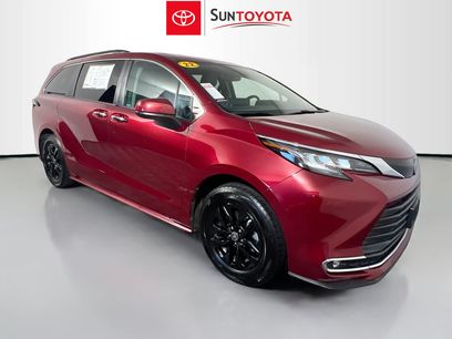 Used 2022 Toyota Sienna XLE