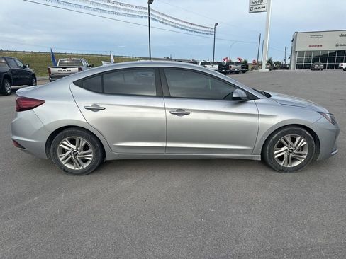 Used 2020 Hyundai Elantra SEL w/ Cargo Package (C1) FWD image 4