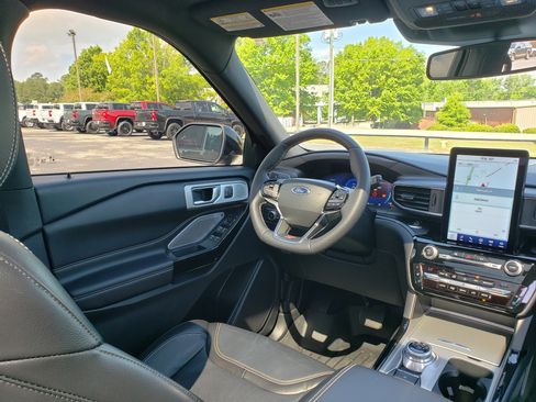 Used 2021 Ford Explorer ST w/ Equipment Group 401A AWD/4WD image 38