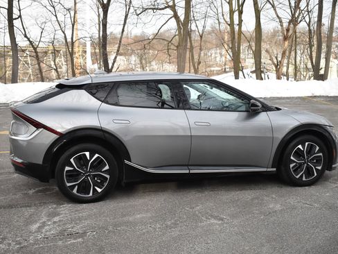 Used 2024 Kia EV6 Wind image 8