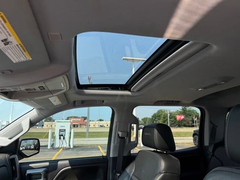 Used 2017 GMC Sierra 1500 Denali AWD/4WD image 8