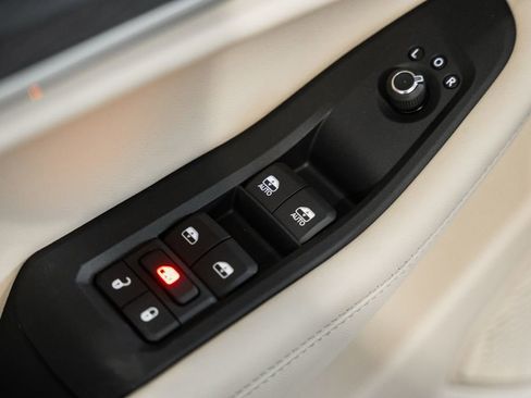 New 2025 Jeep Grand Cherokee L Limited w/ Luxury Tech Group II image 37