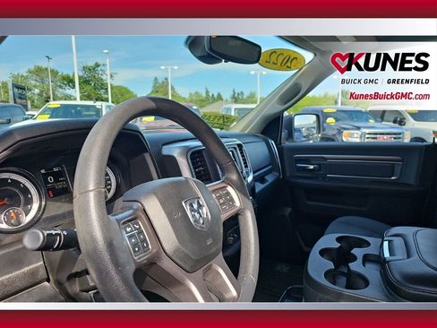 Used 2022 RAM 1500 Classic SLT AWD/4WD image 13