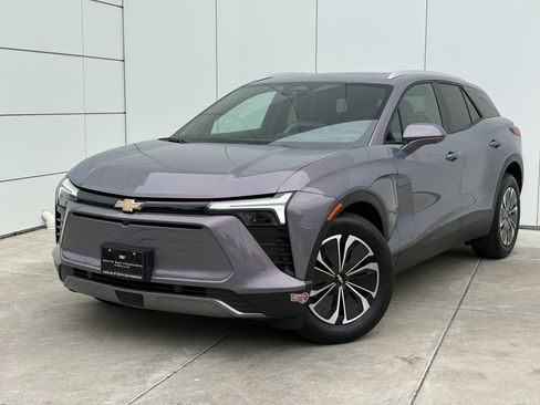 Used 2024 Chevrolet Blazer EV LT AWD/4WD image 2