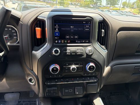 Used 2022 GMC Sierra 1500 Denali w/ Denali Premium Package AWD/4WD image 27