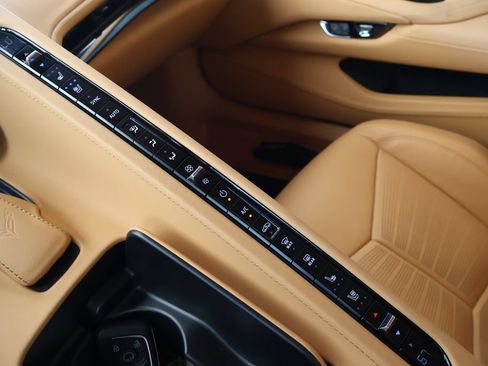 Used 2025 Chevrolet Corvette E-Ray w/ Stealth Interior Trim Package AWD/4WD image 37
