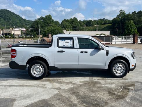 New 2025 Ford Maverick XL w/ Equipment Group 102A AWD/4WD image 2