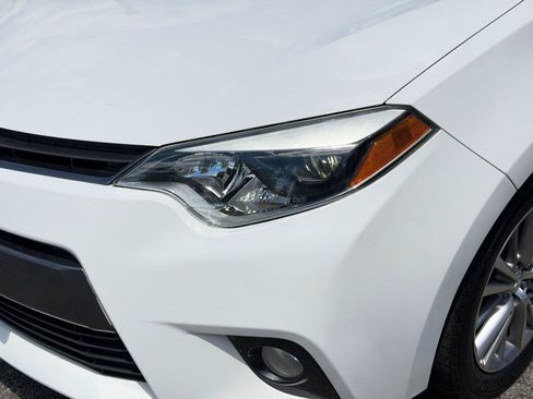 Used 2015 Toyota Corolla LE FWD image 9