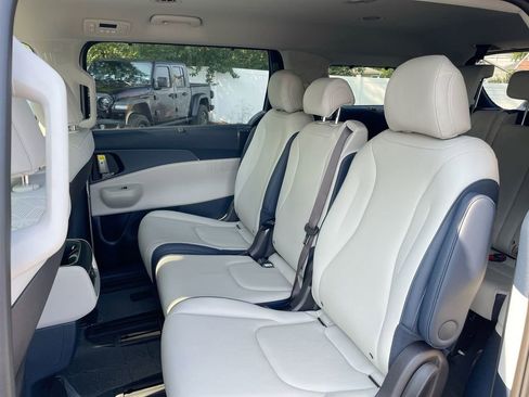 New 2026 Kia Carnival EX image 49