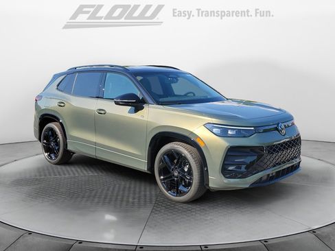 New 2026 Volkswagen Tiguan SE R-Line FWD image 1