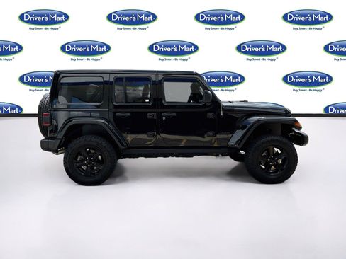 Used 2021 Jeep Wrangler Unlimited Sahara AWD/4WD image 8