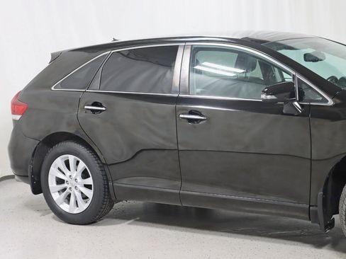 Used 2013 Toyota Venza XLE image 3