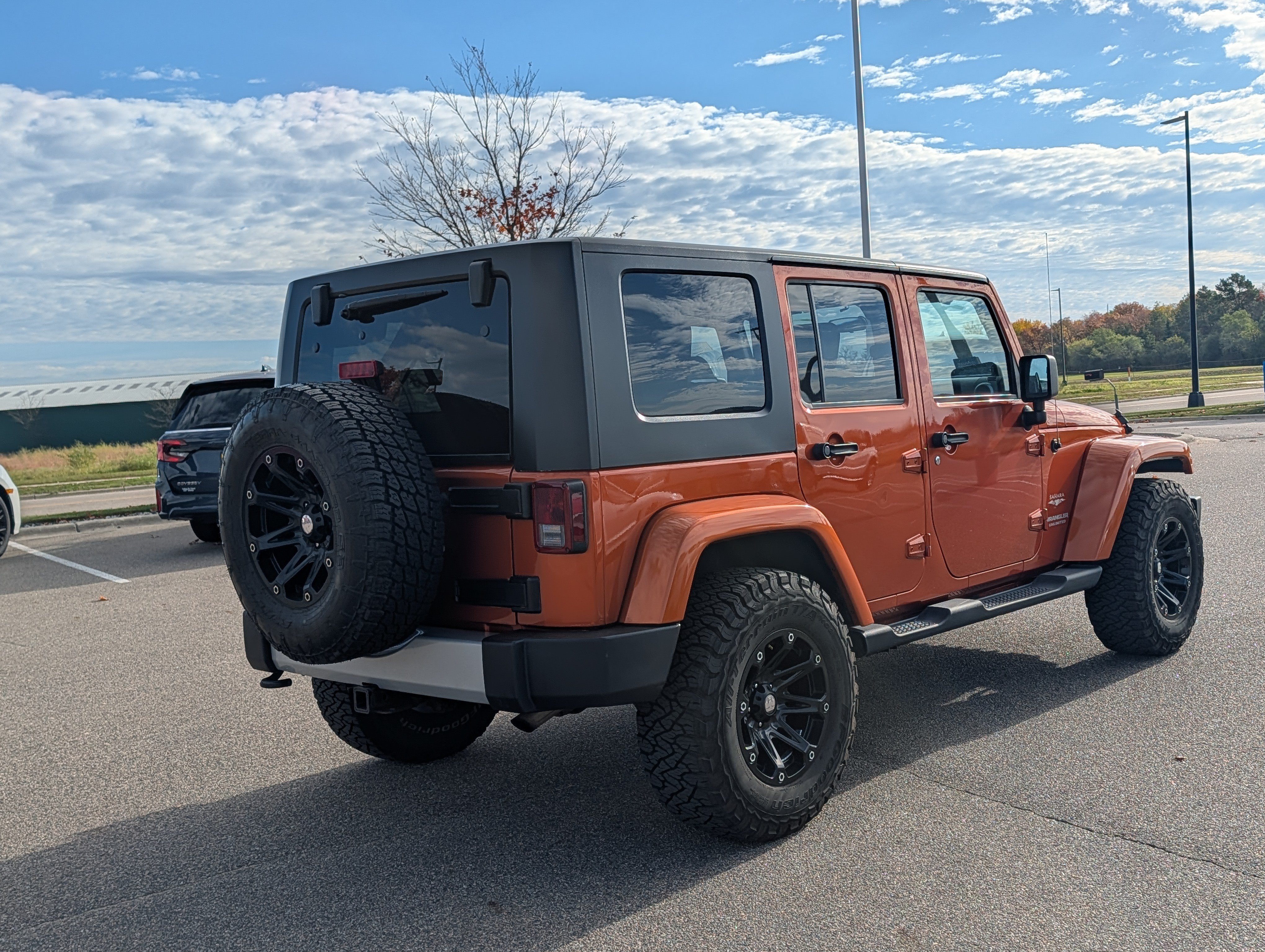 Used 2010 Jeep Wrangler Unlimited Sahara w/ Trailer Tow Group AWD/4WD image 4