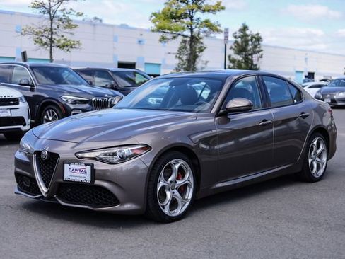 Used 2019 Alfa Romeo Giulia Ti Sport w/ Quick Order Package 22S Sport AWD/4WD image 6