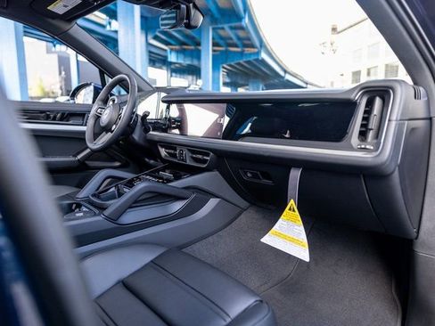 New 2026 Porsche Cayenne image 47
