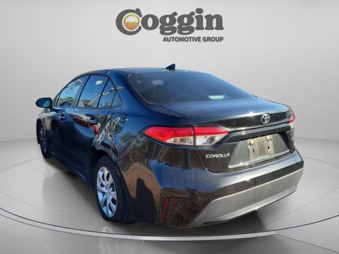 Used 2020 Toyota Corolla LE image 3