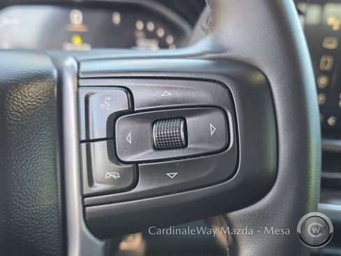 Used 2025 GMC Sierra 1500 SLE w/ Preferred Package image 26