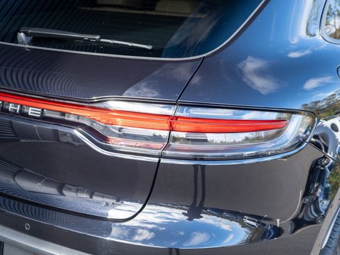 Certified 2026 Porsche Macan AWD/4WD image 38