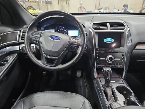 Used 2018 Ford Explorer Limited AWD/4WD image 16