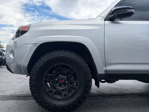 Used 2021 Toyota 4Runner Venture w/ Moonroof Package AWD/4WD image 25