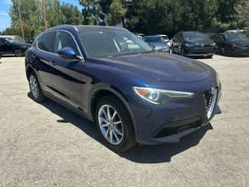 Used 2018 Alfa Romeo Stelvio Ti AWD/4WD image 2