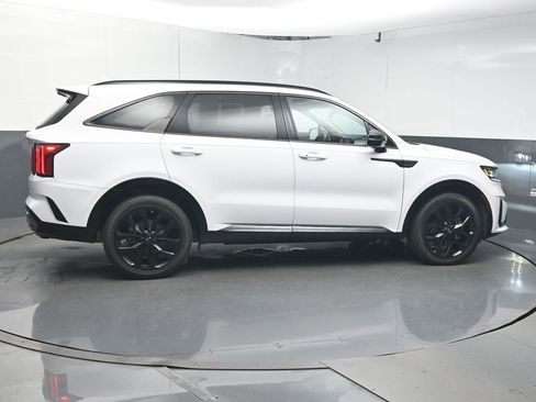 Used 2021 Kia Sorento SX image 8