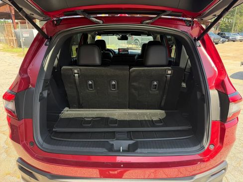 Used 2025 Honda Pilot Black Edition image 8
