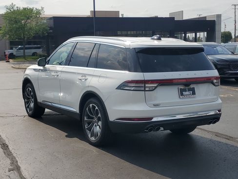 New 2026 Lincoln Aviator AWD image 3