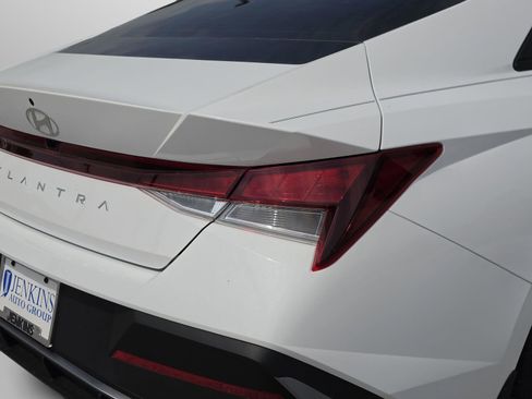 New 2026 Hyundai Elantra SE FWD image 14