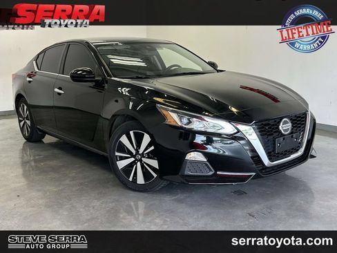 Used 2022 Nissan Altima 2.5 SV FWD image 1