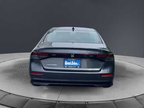 Certified 2025 Honda Accord SE image 4