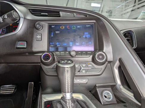 Used 2019 Chevrolet Corvette Stingray Convertible w/ 1LT RWD image 28
